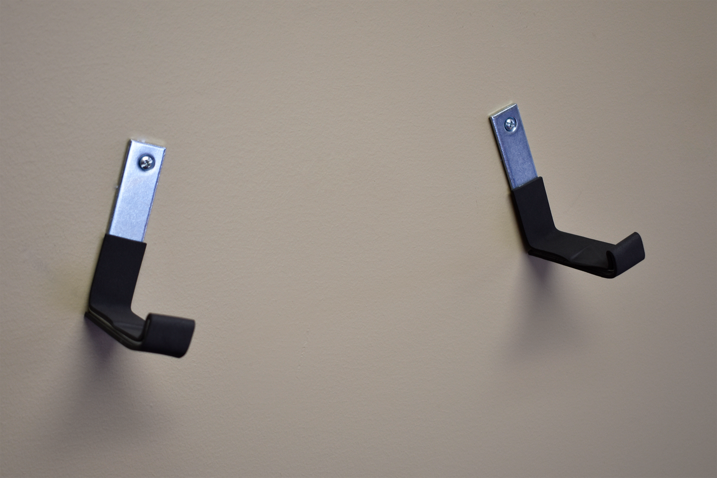 Crokinole Board Wall Mounting Brackets (Black)